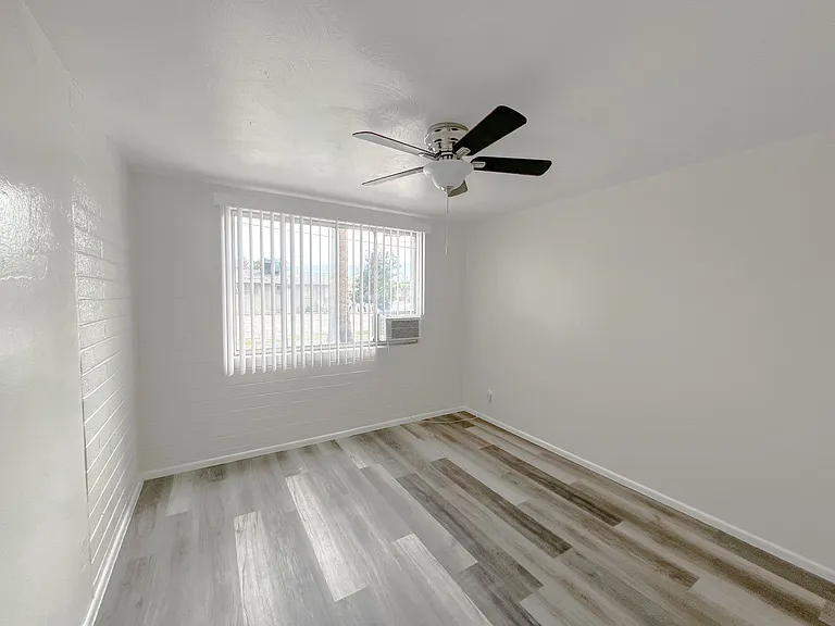 98 W Orchid Ln — Photo 6