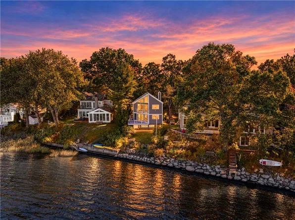 65 Lamson Rd, Barrington, RI 02806