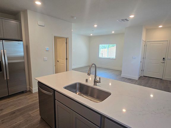 4th image of 5854 Altitude St