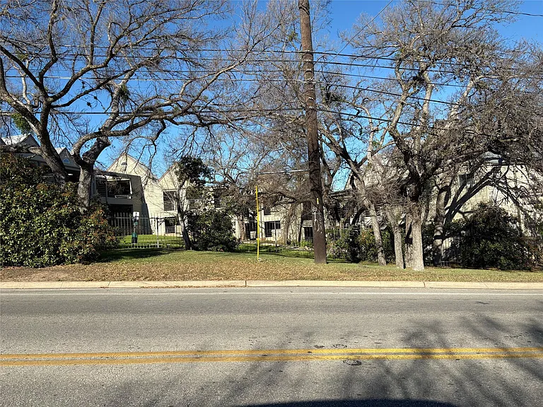 1514 Parker Ln #111 — Photo 6