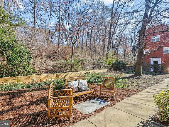 4th image of 3307 Valley Dr
