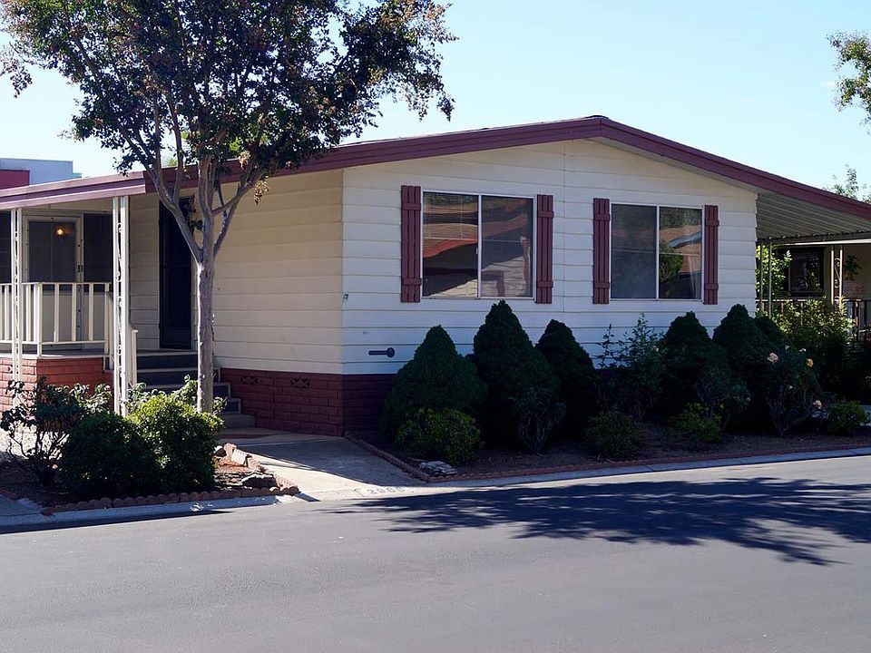 1st image of 2906 Moss Hollow Dr