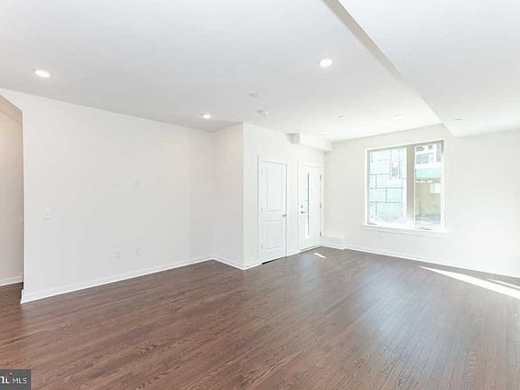 2nd image of 2138 Kensington Ct #75