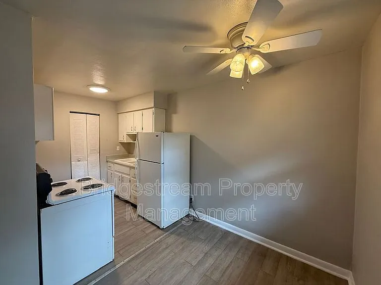 2609 Revere Ave #E — Photo 5