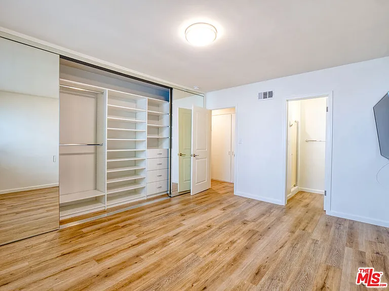 337 N Oakhurst Dr #6 — Photo 20