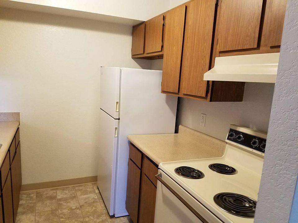 1st image of 6234 Village Green Cir