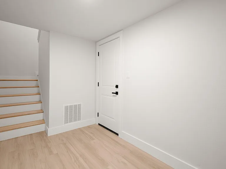 306 S Avenue P #B — Photo 7