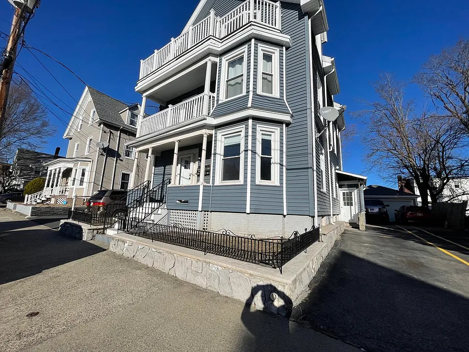 81 Kirtland St #3