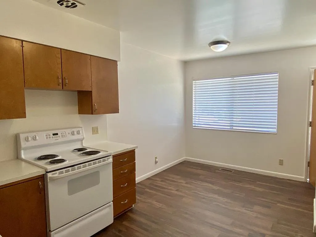290 S Fairlane Dr Unit 3 — Photo 4