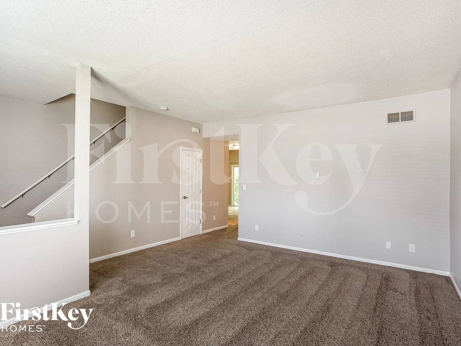4 bed, 2.5 bath, 2480 sqft, $1,850 — Photo 4