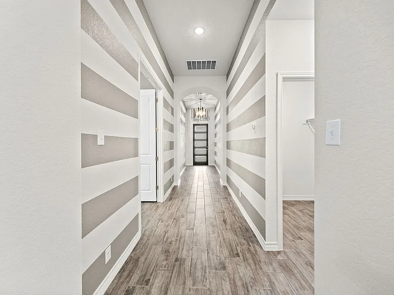 9767 Innes Pl — Photo 3