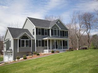 383 Mammoth Rd, Pelham, NH 03076