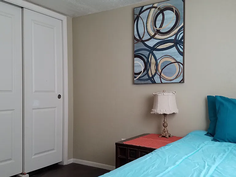 1104 S Manor Dr — Photo 10