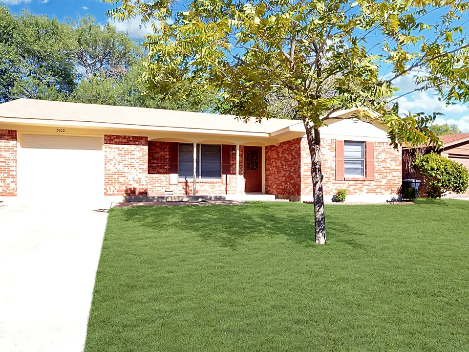 3102 Lawnwood Dr