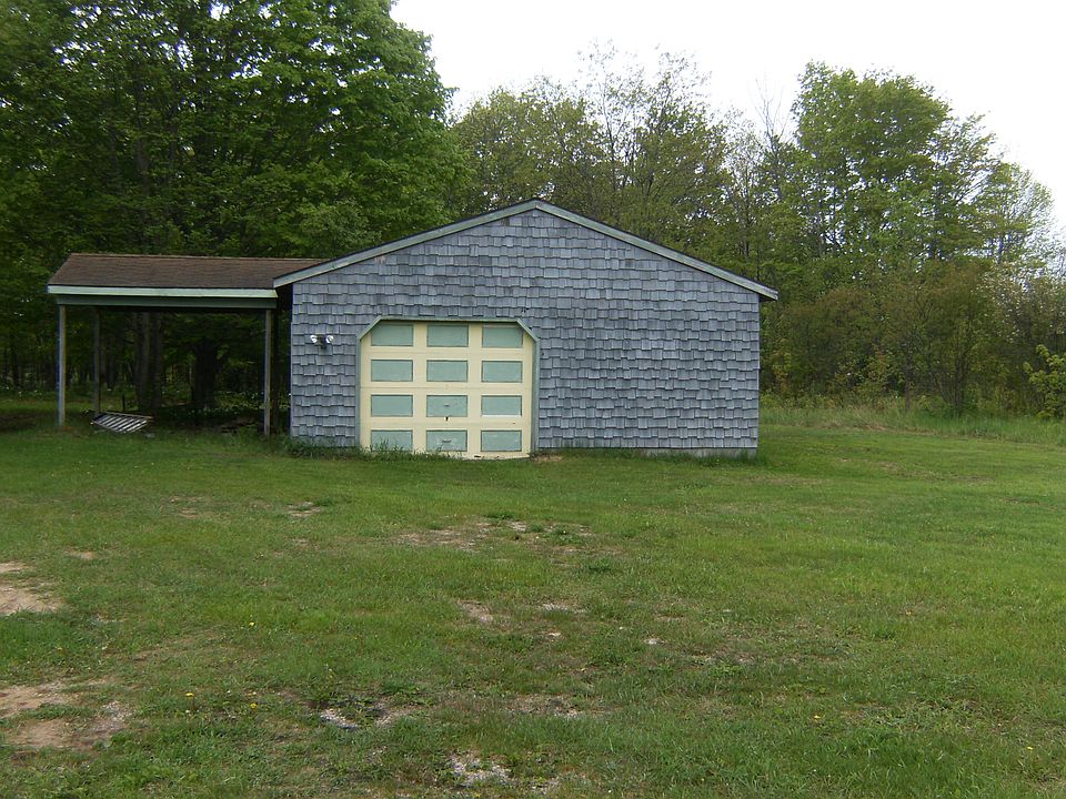 2nd garage w/storage