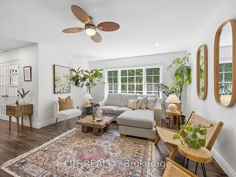 22 Louisa St E — Photo 5