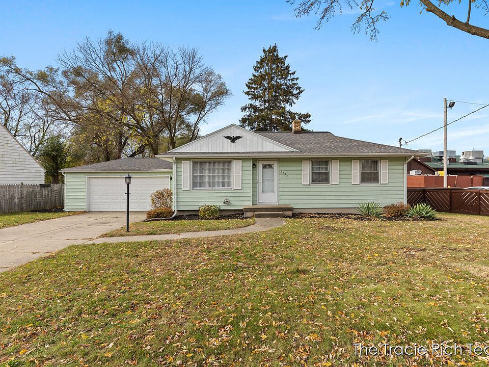 1st image of 3955 Grape Ave NE