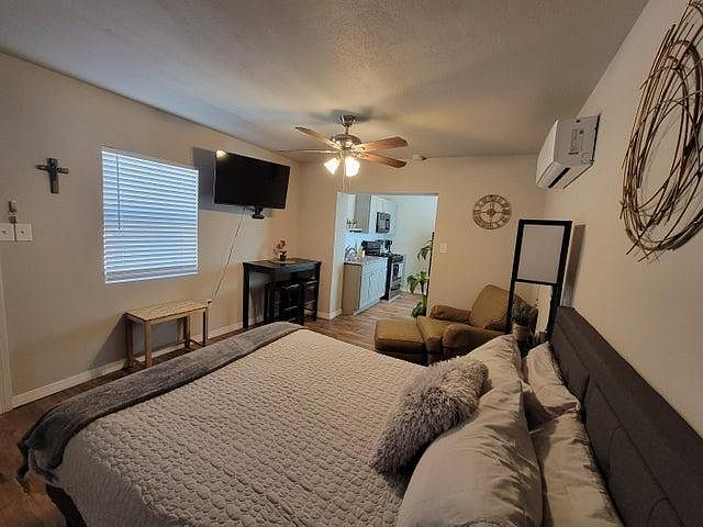 1st image of 3619 Hueco Ave #C