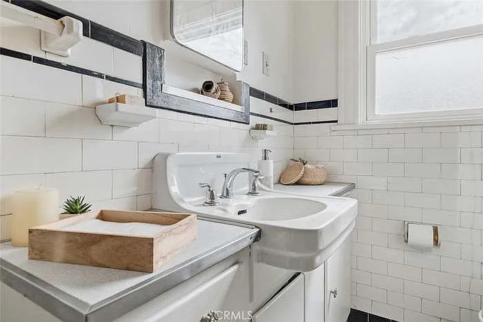 3658 Sierra Vista Ave — Photo 35