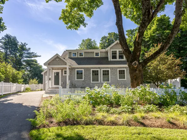 22 Farm Hill Road, Cape Elizabeth, ME 04107