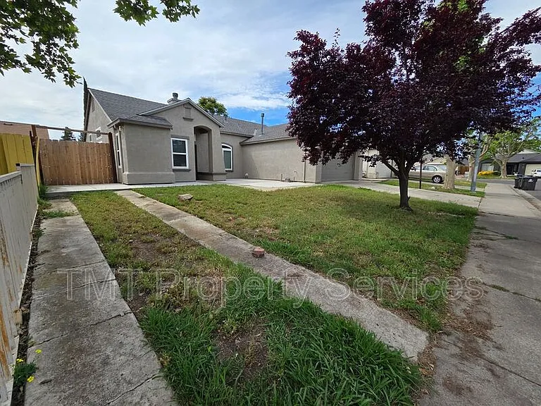 2234 Wall St — Photo 4