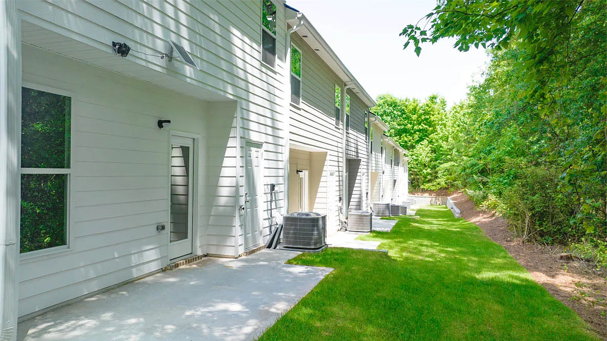 3 bed, 1611 sqft, $2,300 — Photo 3