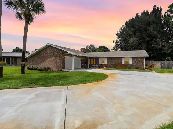 672 Manor Pl, West Melbourne, FL 32904