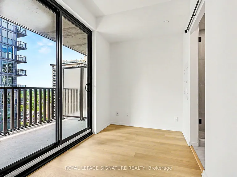 109 Erskine Ave #1111 — Photo 32