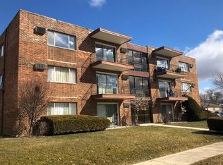 7100 176th St APT 204, Tinley Park, IL 60477