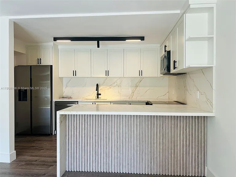 201 Jefferson Ave #4C — Photo 1