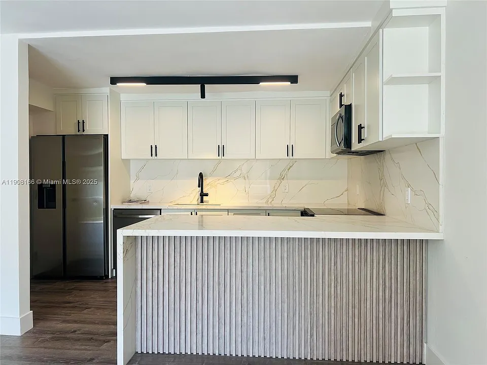 201 Jefferson Ave #4C