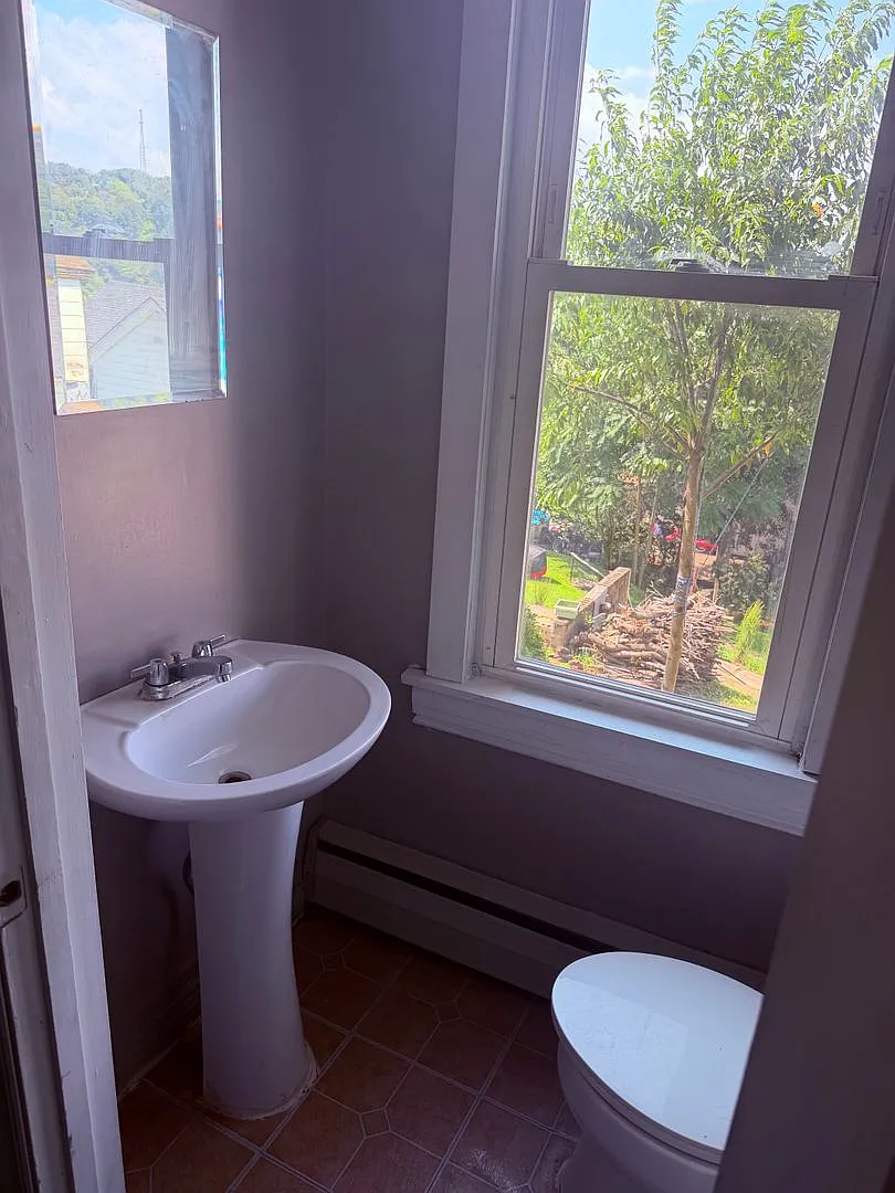 4Bedroom 2.5Bathroom Single House — Photo 4