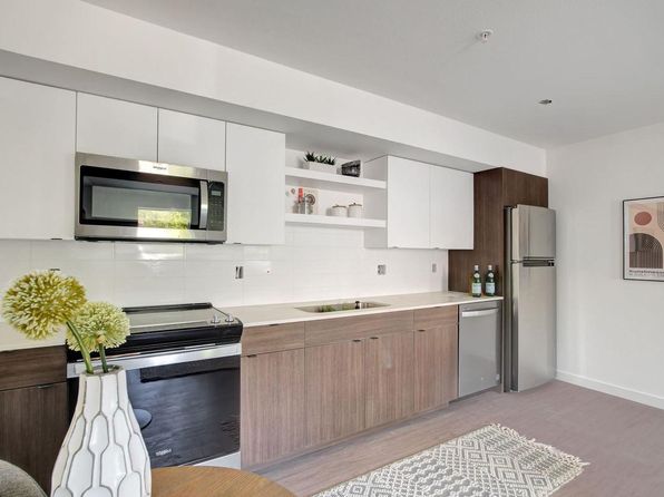 3210 SW 12th Ave #303