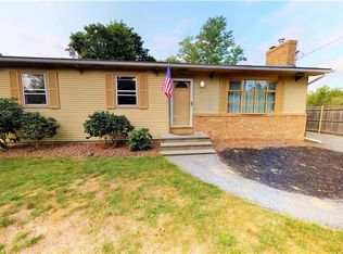 10 S View Ter, Cranston, RI 02920