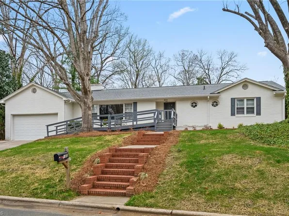 800 Creekside Dr, High Point, NC 27262