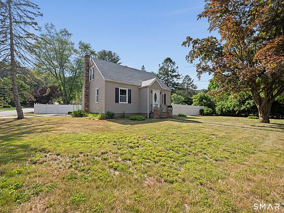 3rd image of 25 Douglas Drive