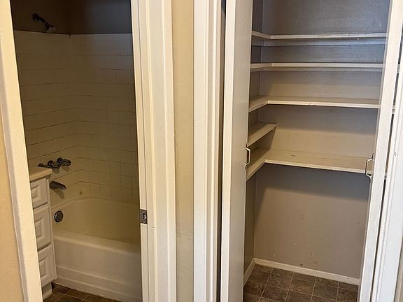 5th image of 4027-4031 Hamilton St #4031-C