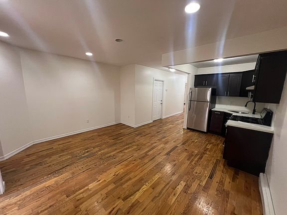 4th image of 74 Buffalo Ave #1