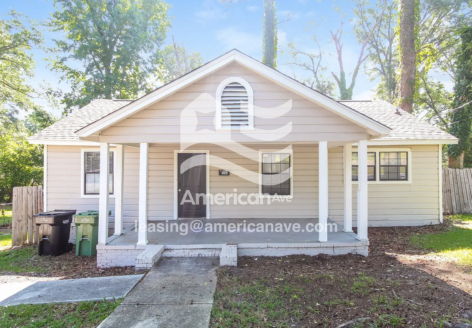 2 bed, 1.0 bath, 1052 sqft, $791 — Photo 1