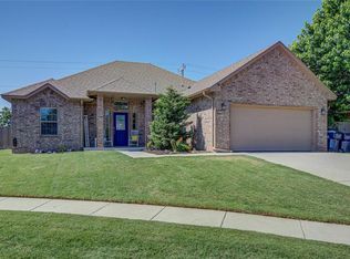 10808 NW 116th St, Yukon, OK 73099