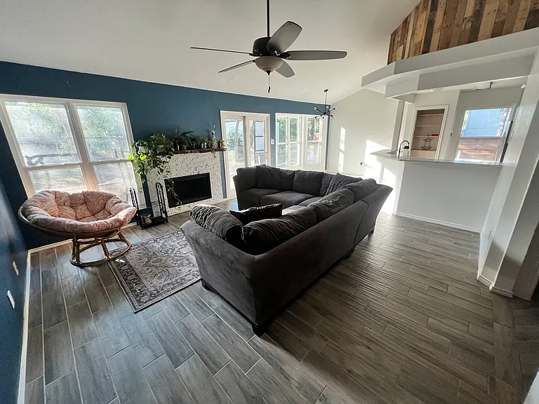 124 Oak River Dr — Photo 22