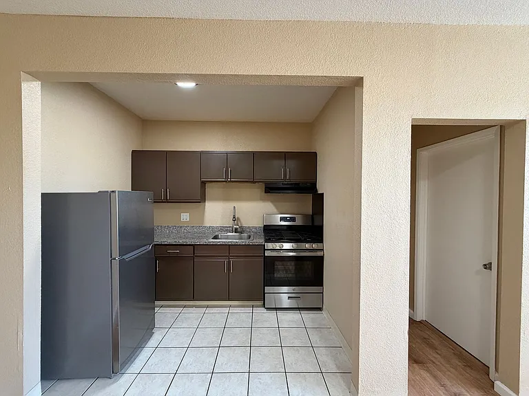 629 E 19th St #101-306 — Photo 3