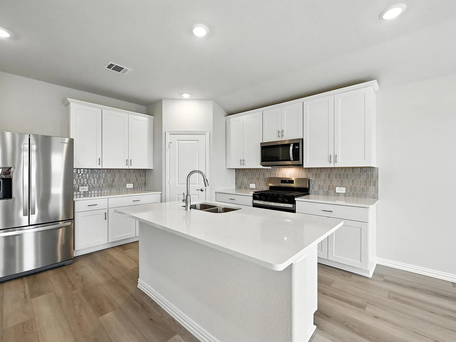 6629 Coyote Valley Trl — Photo 4