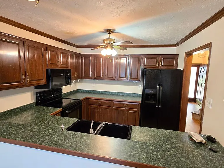 474 Lands End Rd — Photo 9