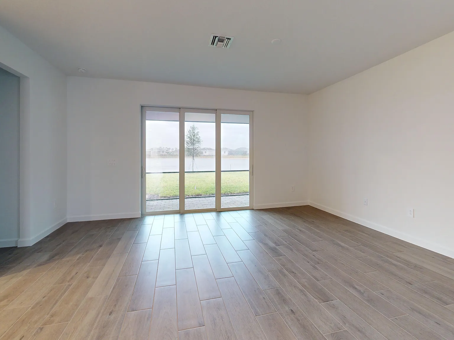 4 bed, 2032 sqft, $2,950 — Photo 4