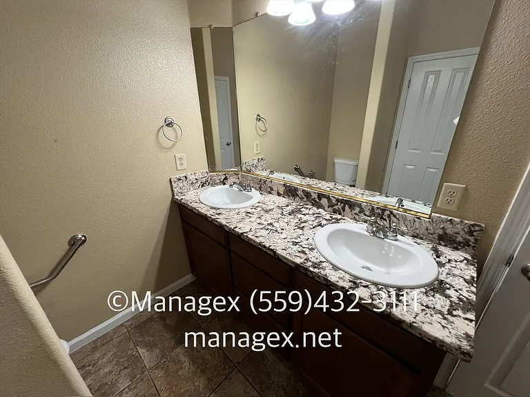 1151 E Pinehurst Ave — Photo 14