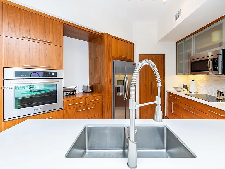 888 Brickell Key Dr #210 — Photo 27