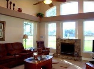 6551 N Lake Dr, Zephyrhills, FL 33542