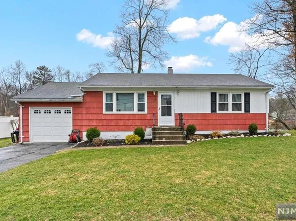 4 Dardale Ter, Wanaque, NJ 07465