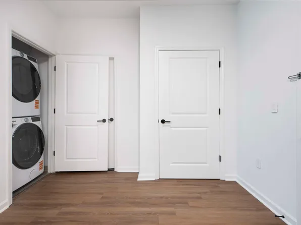 55 Riverwalk Place image 12 of 38